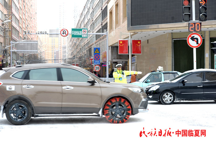 交警执勤.JPG