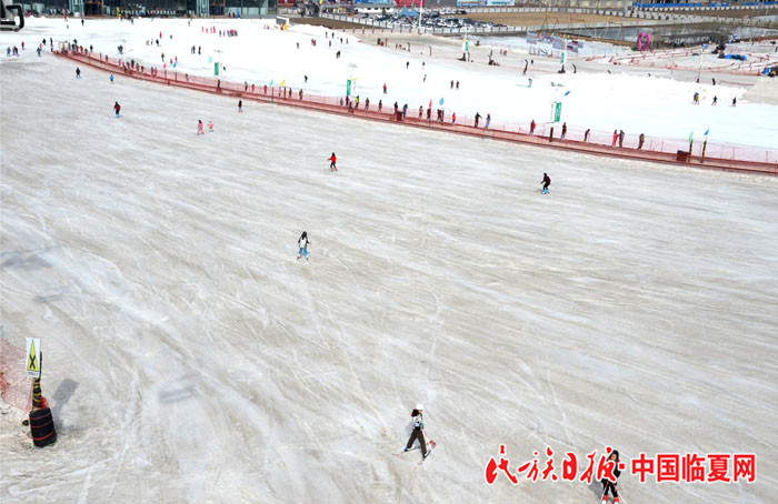 松鸣岩滑雪场照片 (3).JPG