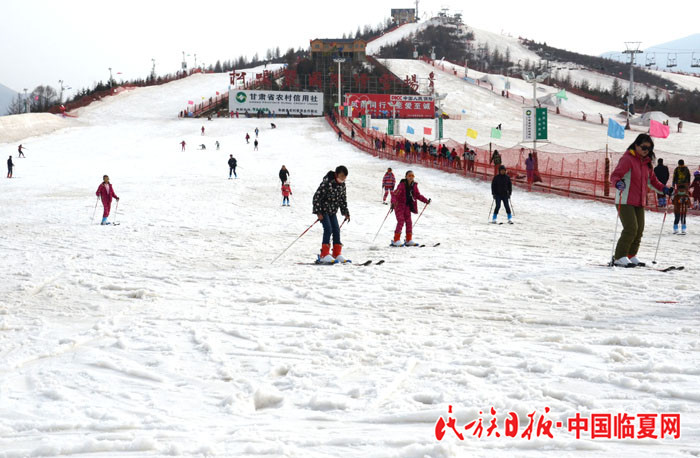 松鸣岩滑雪场照片 (2).JPG