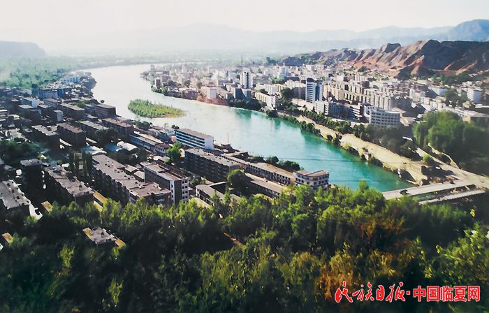 永靖县城刘家峡全貌（摄于2000年前）.jpg