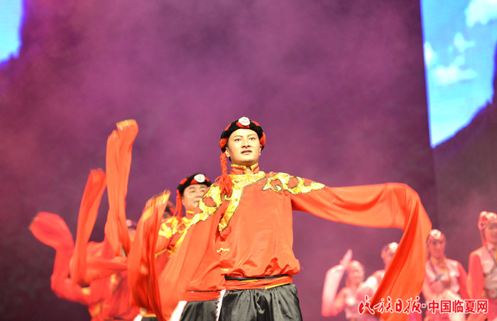 舞蹈《快乐的藏人》 (2).JPG