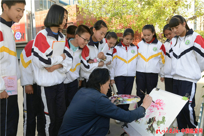 学校积极参与牡丹文化月“画牡丹、写牡丹、诵牡丹”活动。.jpg