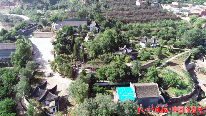 7月份航拍的临夏县解放军抢渡黄河纪念馆.jpg