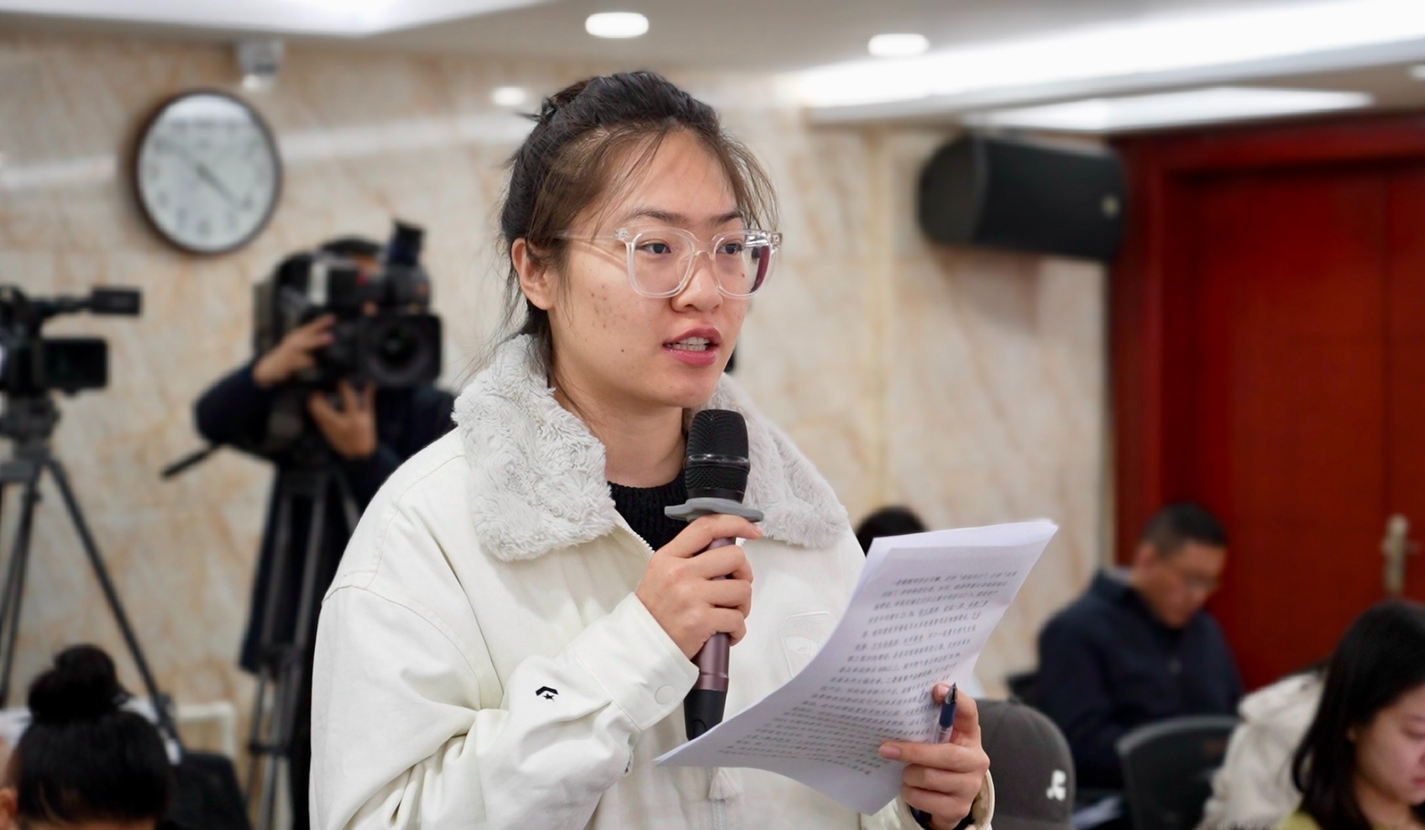 1763726094811818.jpg 1.中新社记者现场提问.jpg