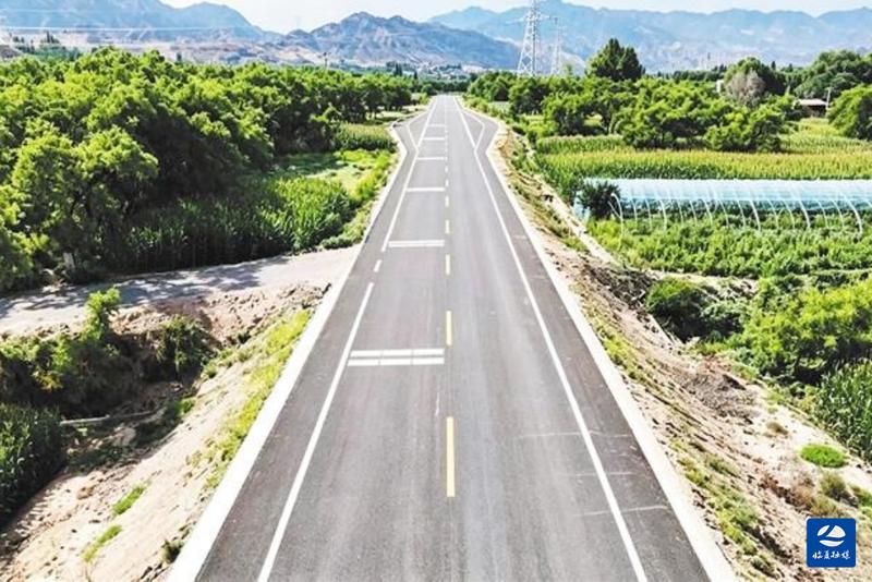 东乡县：把政绩写在崎岖山路上